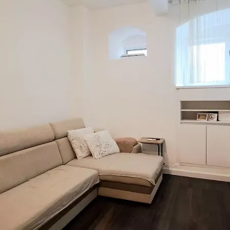 Center With Terrace And Free Parking Kastela